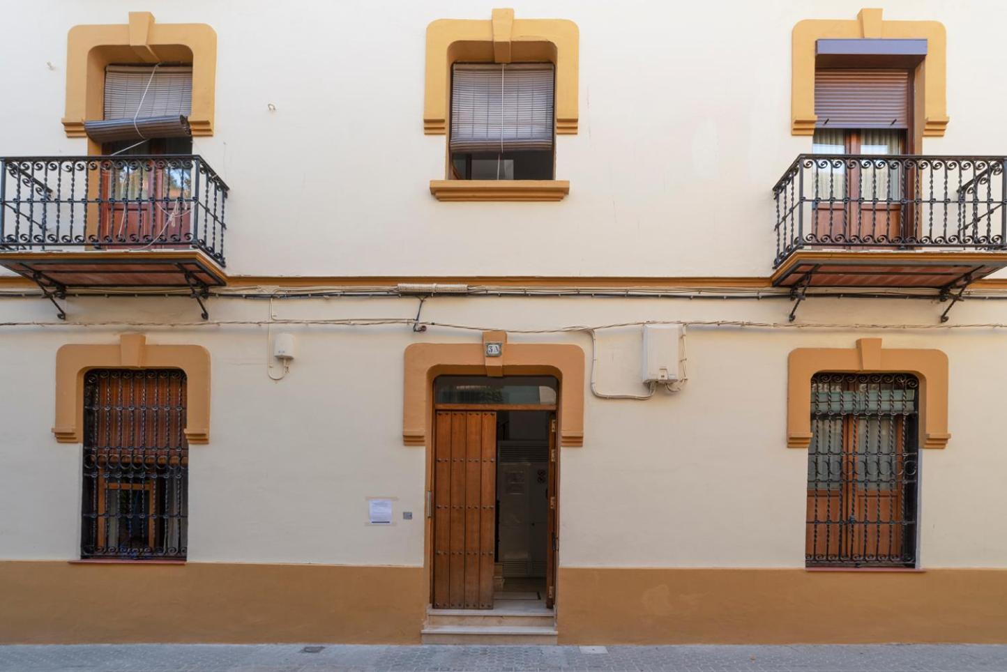 Apartamento Pasaje Valvanera Seville Exterior photo